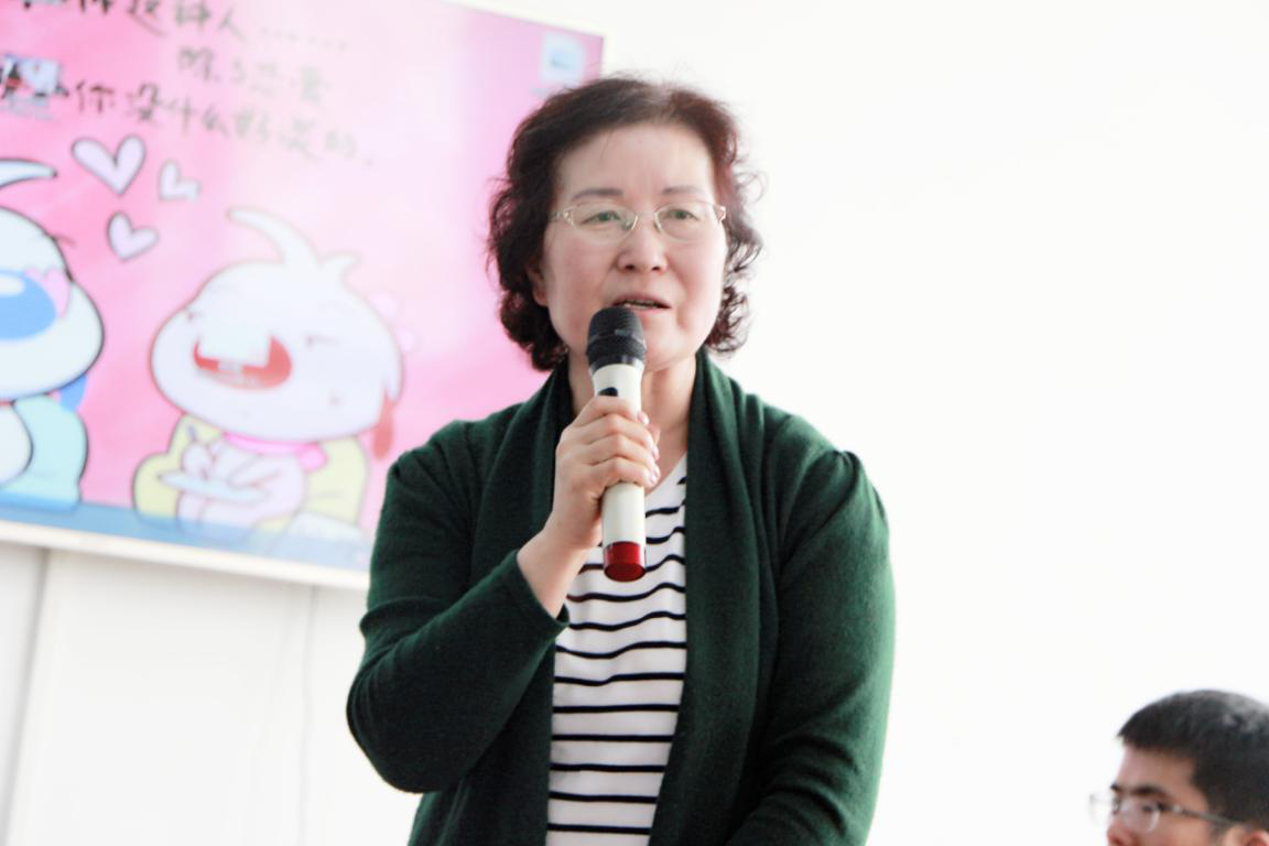 副院长杨永林和于萍教授在总结中强调,百年大计,教育为本,教育大计